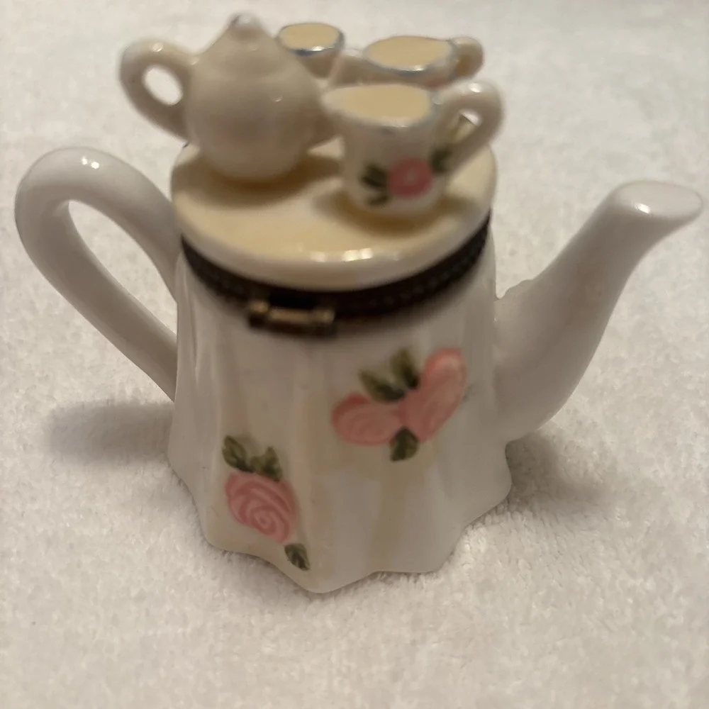 Set Of 2 Retro Vintage Hand Painted Porcelain Trinket Box Tea Pots